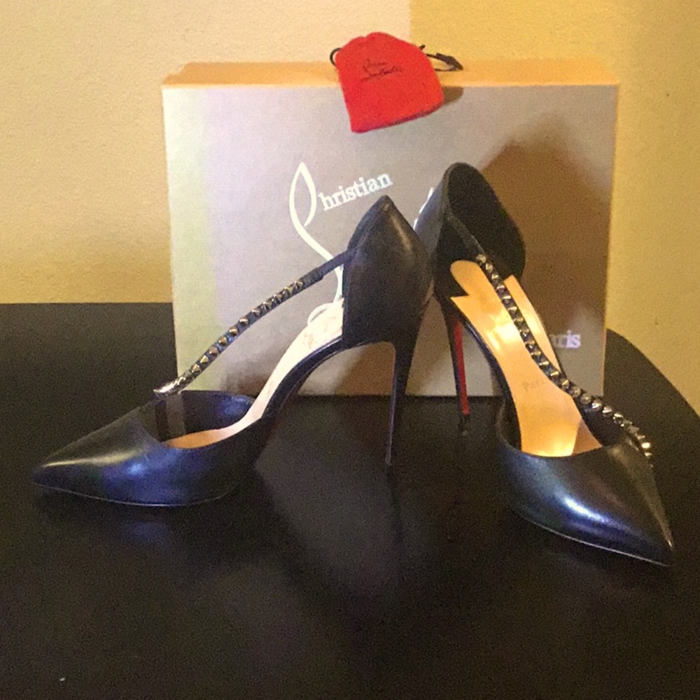 Christian Louboutin, black Leather spike cross Dโorsay Pumps, size(41) ๐น๐น - Picture 3 of 6